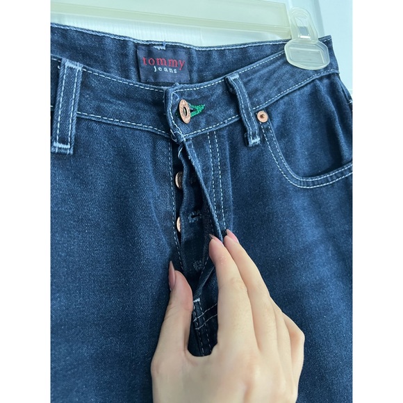 Size 26 Vintage Tommy Hilfiger jeans. All original hardware. Amazing condition - Picture 6 of 9